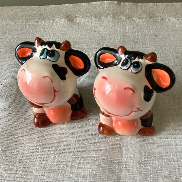 Salt and pepper cow shaker - Picture 3 of 4